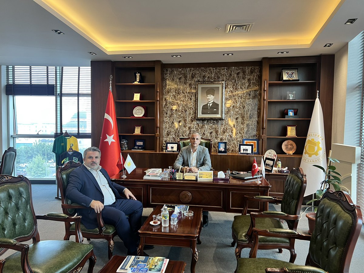 Mahmut BARUT 🇹🇷 (@mahmutbarut) on Twitter photo Şanlıurfa Ticaret ve Sanayi Odası Meclis Başkanımız <a href="/serhatkrd/">Serhat KARADAĞ</a> ı ziyaret ettim.
Nazik kabulü ve değerli görüşleri için başkanımıza teşekkür ediyor, başarılar diliyorum. Şanlıurfa Ticaret ve Sanayi Odası Meclis Başkanımız <a href="/serhatkrd/">Serhat KARADAĞ</a> ı ziyaret ettim.
Nazik kabulü ve değerli görüşleri için başkanımıza teşekkür ediyor, başarılar diliyorum.