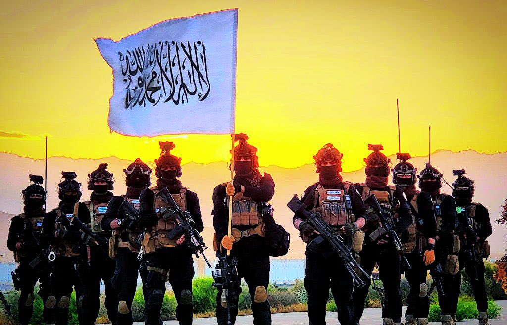 *وقتلوهم حتی لاتکون فتنه..الایه*

الخوارج کلاب النار! از مهمان پذیری ما خوشتان آمد! ما چنین از بیگانگان متکبر پذیرای می کنیم! 

کوبیدن سرهای امپراطوری های صلیبی و متکبران فرهنگ دیرینه ما است