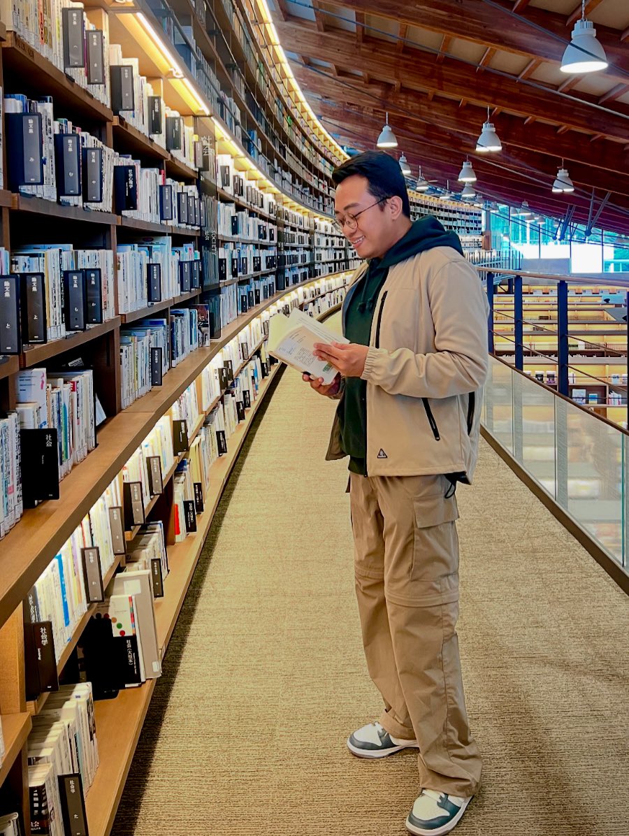 In my “studious” era (for real this time, coz I have a thesis to finish) 🤓