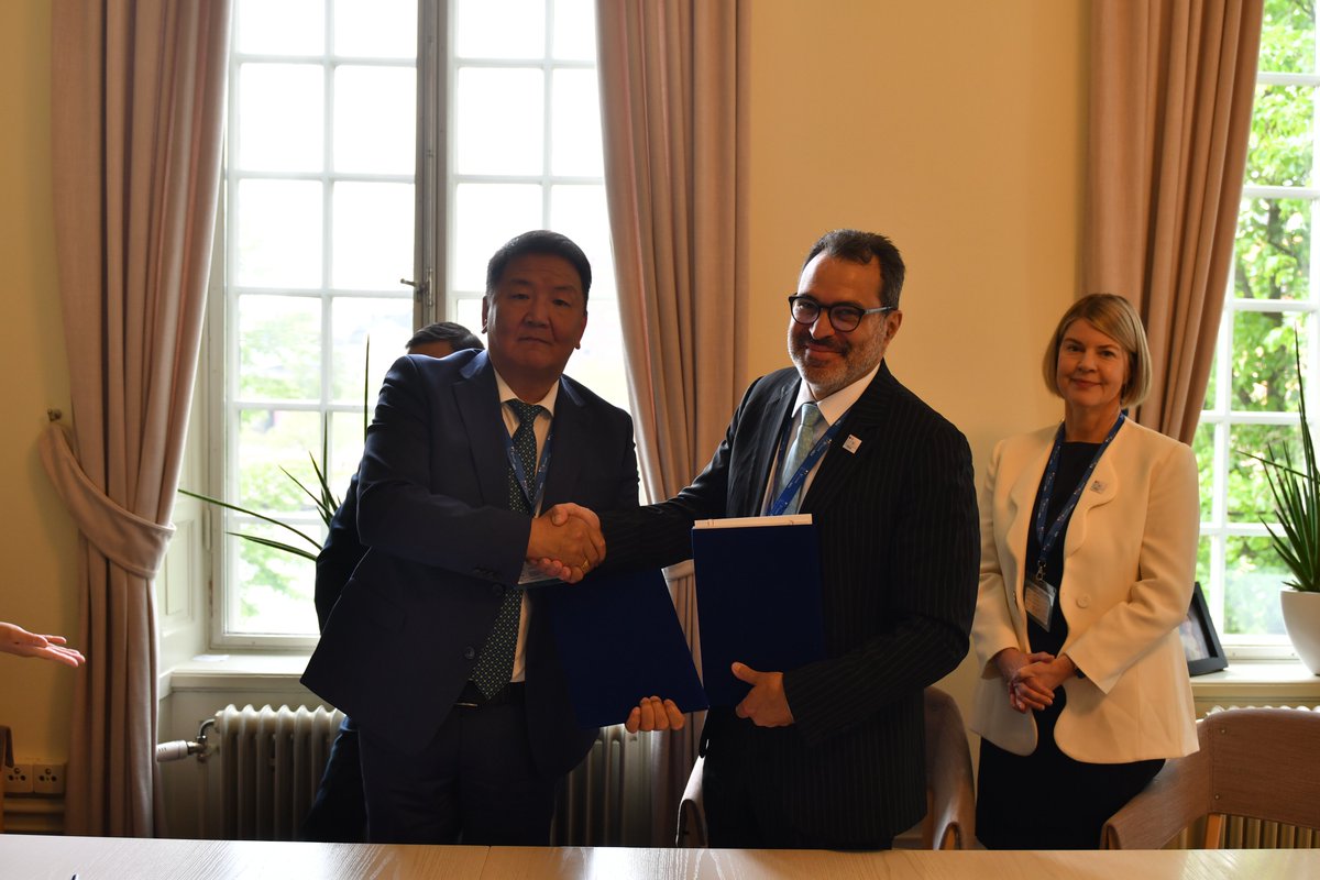 International IDEA (@int_idea) on Twitter photo The <a href="/gecmongolia/">GEC Mongolia</a> and <a href="/Int_IDEA/">International IDEA</a> signed a Memorandum of Understanding on cooperation for the establishment of the Asian Centre of Excellence for #ElectionObservation in Ulaanbaatar, #Mongolia.
#IDEA30years #ProtectElections The <a href="/gecmongolia/">GEC Mongolia</a> and <a href="/Int_IDEA/">International IDEA</a> signed a Memorandum of Understanding on cooperation for the establishment of the Asian Centre of Excellence for #ElectionObservation in Ulaanbaatar, #Mongolia.
#IDEA30years #ProtectElections