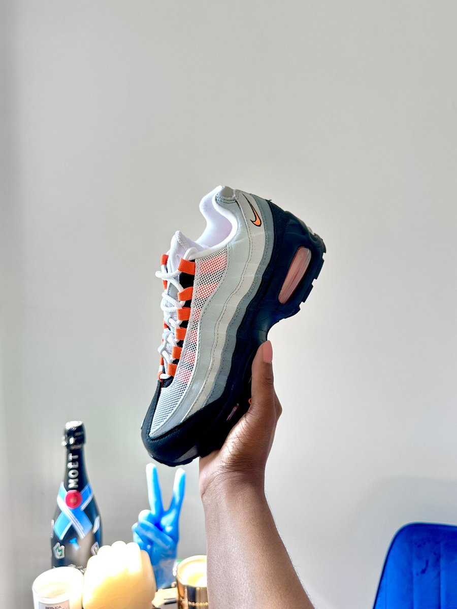 TicaraDevone's tweet image. Just want to say I wore them all weekend, rare that I get a pair of shoes and wear them right away!