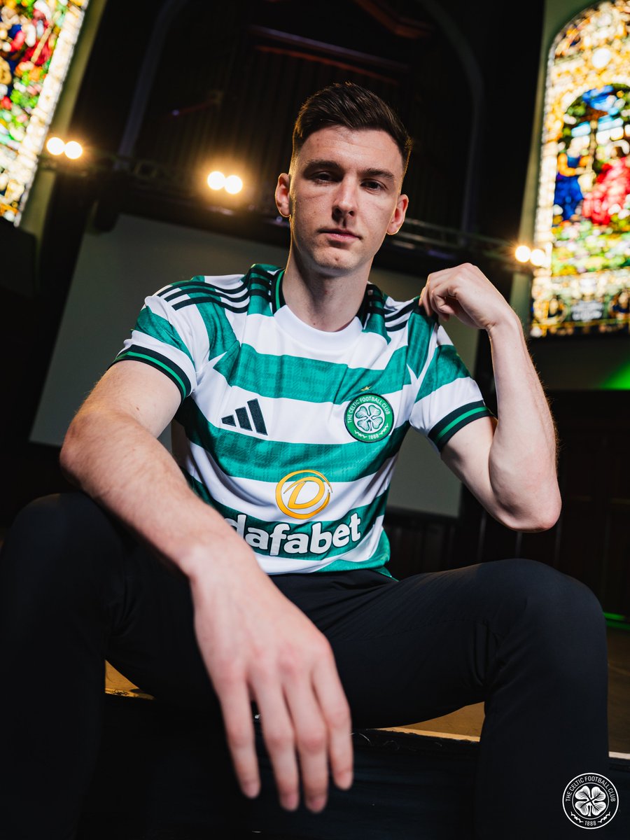 🚨 𝗗𝗘𝗔𝗟 𝗗𝗢𝗡𝗘: Celtic have signed Kieran Tierney on a 5-year deal after his release from Arsenal.

(Source: <a href="/CelticFC/">Celtic Football Club</a>)
