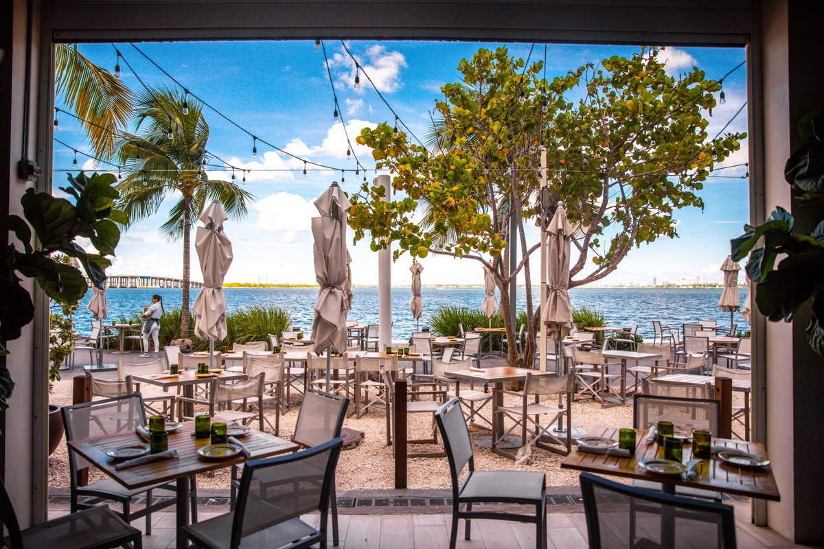 Miami summers can be slow &amp; sticky, but wine lovers have a reason to celebrate 🍷 Discover 10 must-visit spots—from #AmaraAtParaiso to #Macchialina and more—for a perfect 305 wine adventure this season! Full guide 👇 #MiamiWine #SummerVibes #WineLovers

biscaynetimes.com/dish-drink/lib…