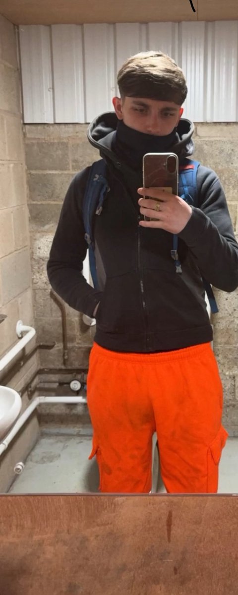 long day at work who fancies worshipping a straight boy 👀#straight #chav #gay #scally #blowjob