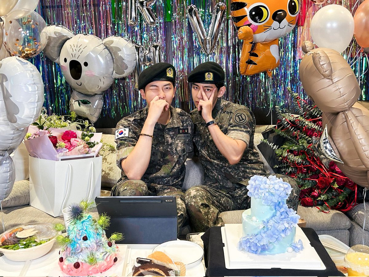 yuko_de3628's tweet photo. 태태🐻수고했어💐
ナムさんのサックスは予想外だった🤣 https://t.co/YNf2zmDjnW