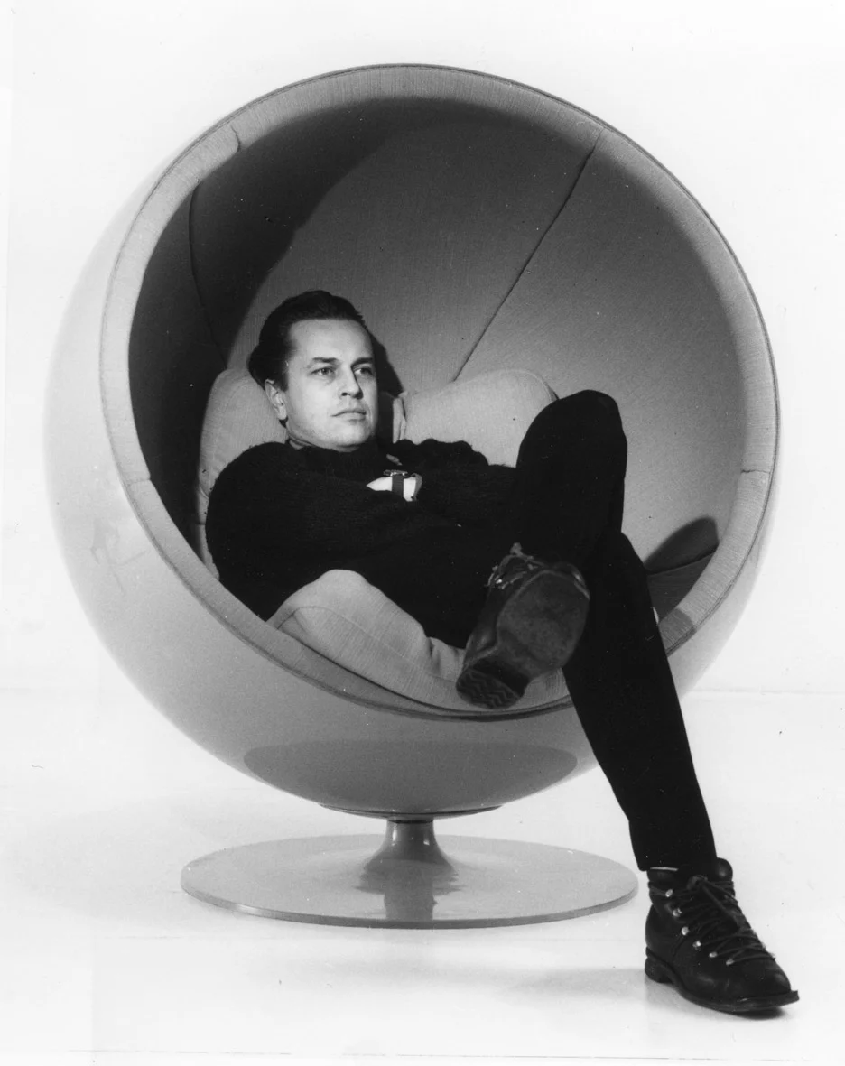 It is somewhat ironic that people swiftly latched on to Finish designer Eero Aarnio's Ball Chair and connected it to 60s 'pop' or the 'space age'. While its final design was in the 60s, its origins lie in the mid-50s when Aarnio was applying to Institute of Industrial Arts. 1/2