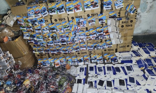 Ropa y juguetes confiscados -  adnciudad.com/index.php/1810… #Ropa #Juguetes #Confiscados #Operativo #Once #VillaCrespo <a href="/PoliciaCiudadBA/">Policía de la Ciudad</a> <a href="/gcba/">Buenos Aires Ciudad</a>