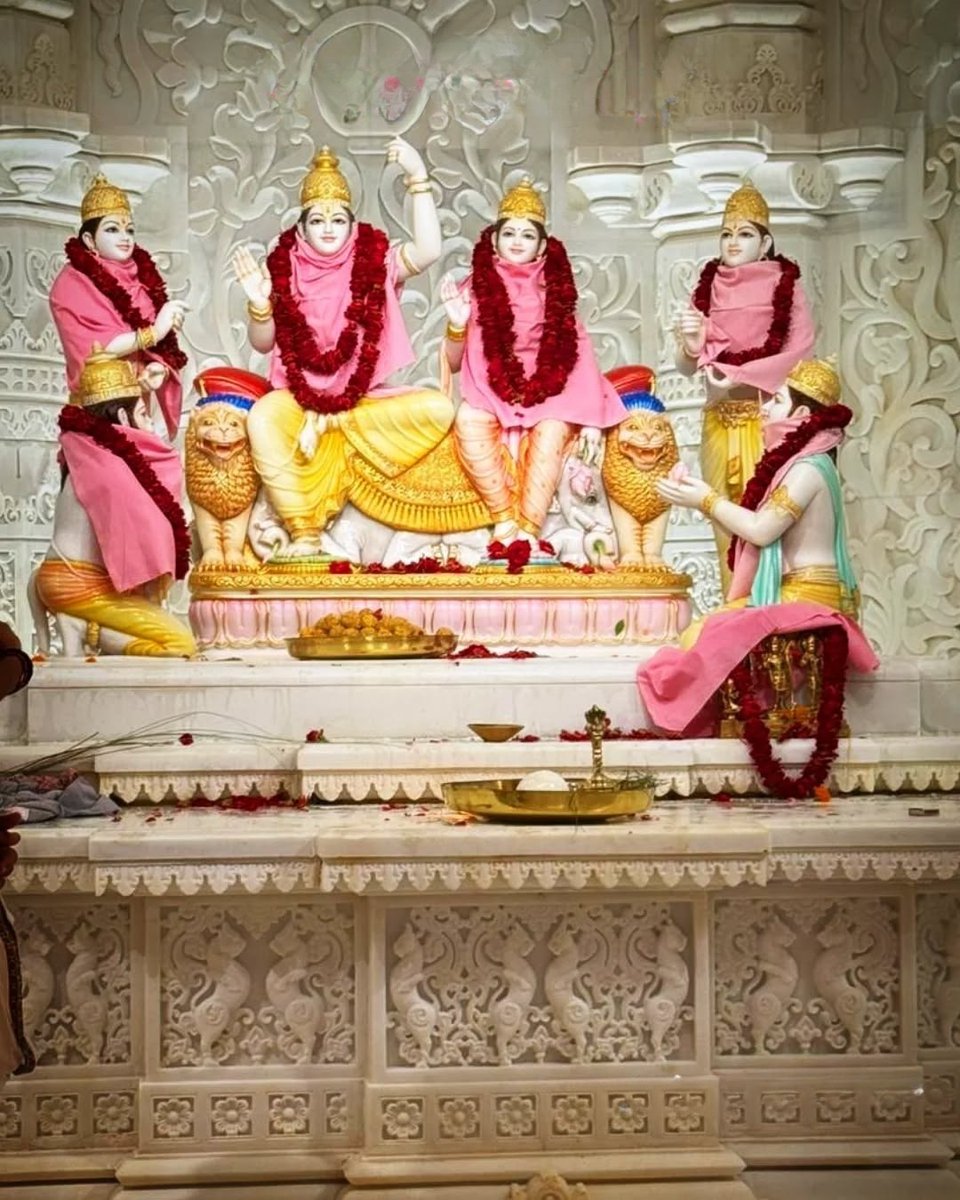 माँ जानकी जी के साथ प्रभु श्री राम जी विराजमान।।      

मेरे राजा राम🚩