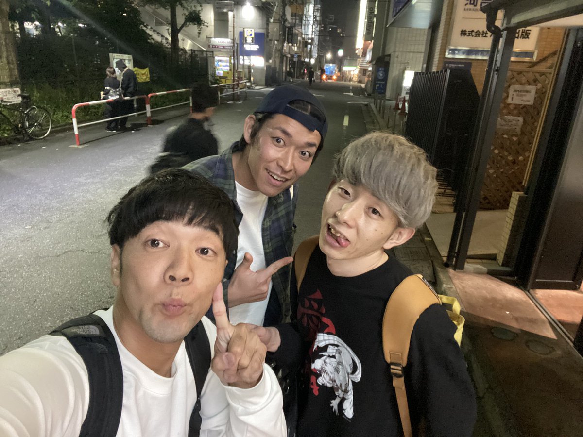 「月笑」
G1に昇格できました💯
ありがとうございます💯💯
マエノさんが今月誕生日の僕とカミムラさんに
ご馳走して下さいました🙇🙇🙇
頑張るのみです🔥🔥🔥
そしてなんと‼️‼️
14日の深夜24時25分から
【すっかりにちようチャップリン】
に出させていただきます
豪華すぎるメンバー☝️ぜひ🌋🌋