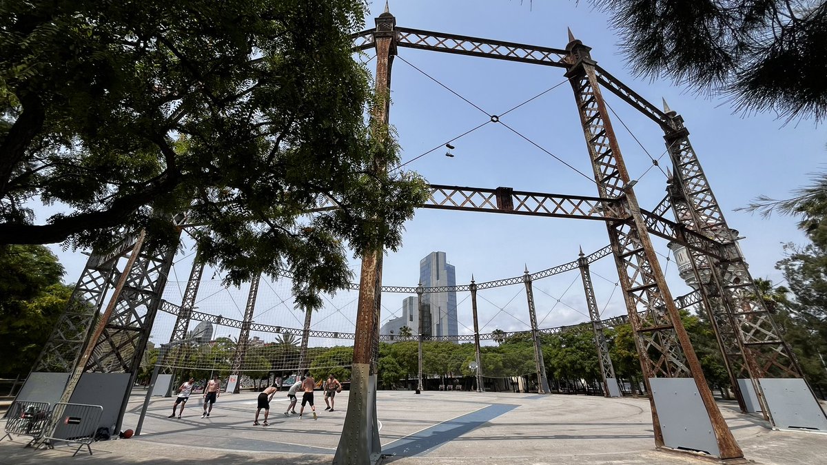 #Barcelona #gasometro 

<a href="/puenteadrian/">Adrian Puente (Oficial)</a> 
<a href="/geraldinadrommi/">GERAL Drommi ✨</a>