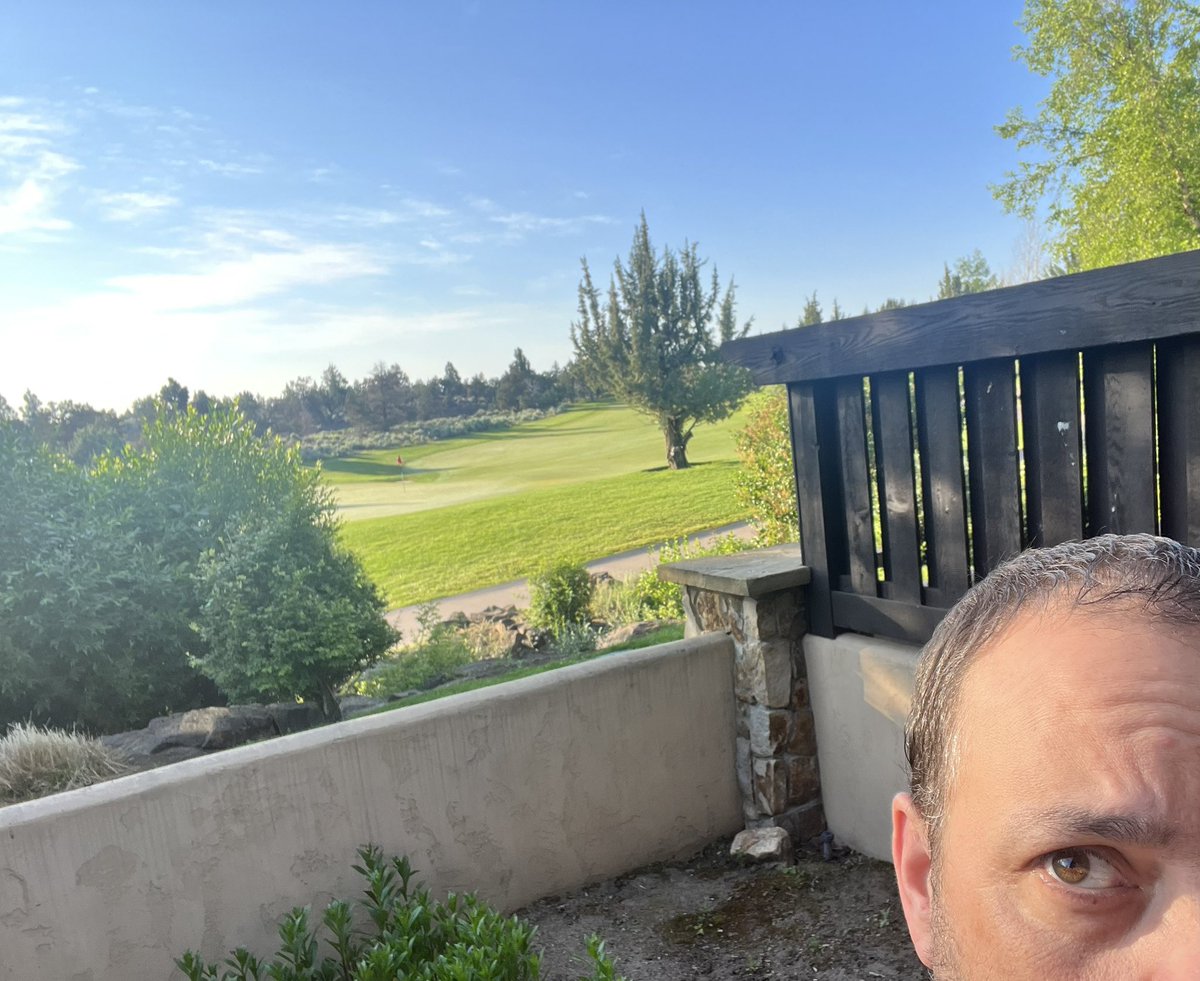 daveyhubb's tweet image. On to the next cooking adventure! Nice resort here in Oregon! #travelingchef