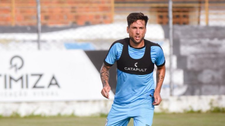 Treze anuncia rescisão contratual do volante Karl.