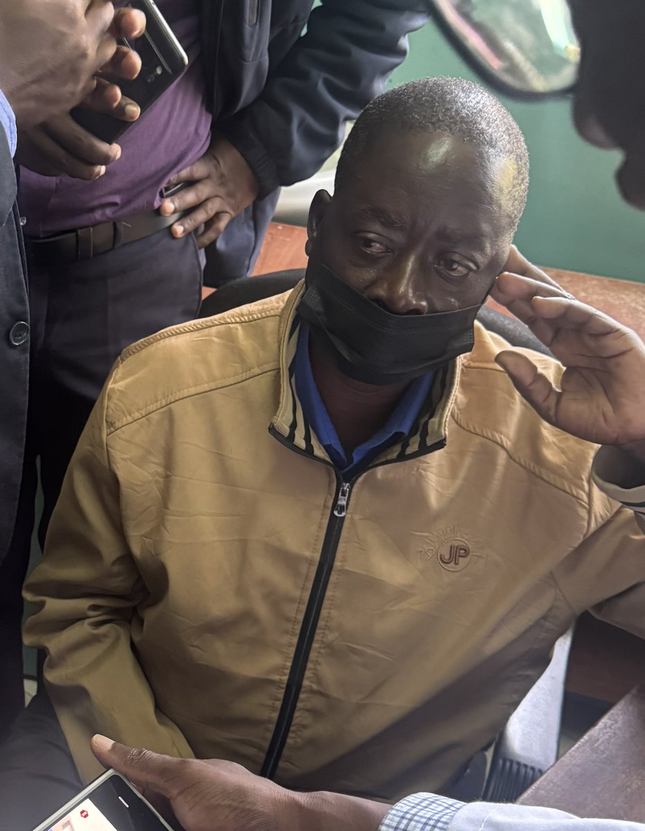 💔💔💔💔. If you come from a family where education meant lifting the family from the yoke of poverty, this image represents our now old and ailing parents. They should sit and enjoy the fruits of their labour. Mzee Ojwang is a symbol of our helplessness. It must end!
