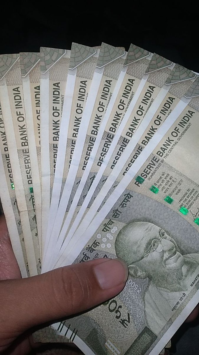 इंसान को दौलत पर इतना तकब्बुर क्यों है?

अगर हलाल हो तो हिसाब देना पड़ेगा।
अगर हराम हो तो अज़ाब सहना पड़ेगा।

#Assalamu_Aalikum 
<a href="/AadilWaheed_7/">Aadil Waheed</a>