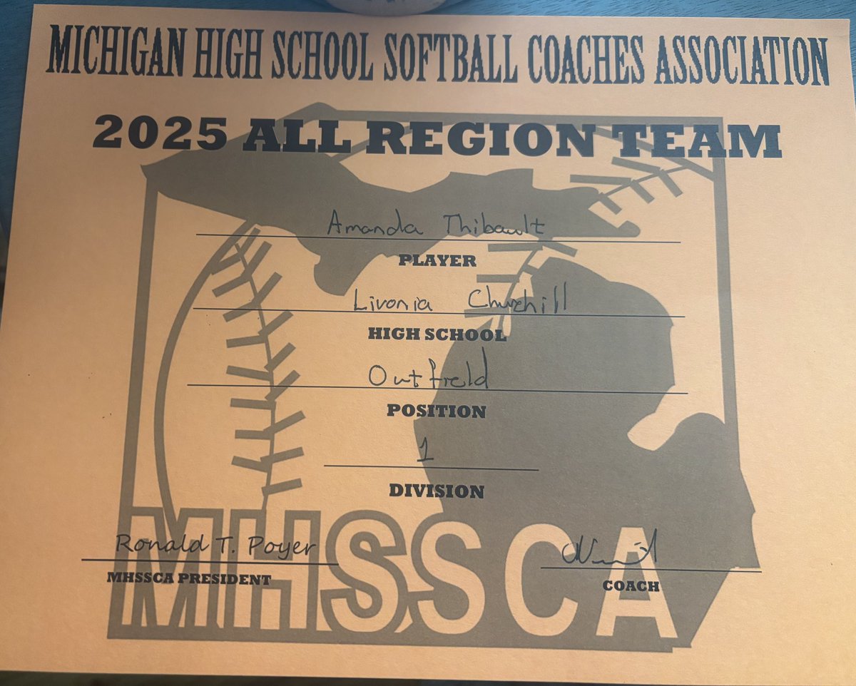 AmandaThibault9's tweet photo. Guess who, along with three of my other classmates, made All Region?   @MojoMunoz18u @pezzplayers https://t.co/toFzCjLXCO