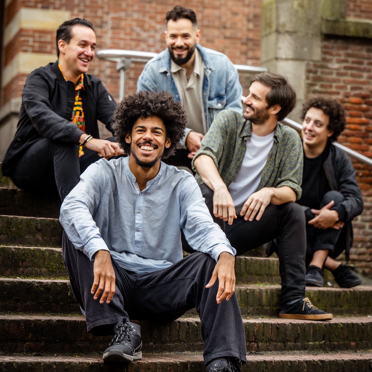 .Daahoud Salim Quintet se ha prodigado en alguna de las salas y festivales más relevantes de la escena desde que les premiarán como la mejor banda del Concurso de Grupos en Getxo Jazz  allá por 2016. Entrevistamos a su líder en AUX 133 y en nuestra web: acortar.link/MuRT3U