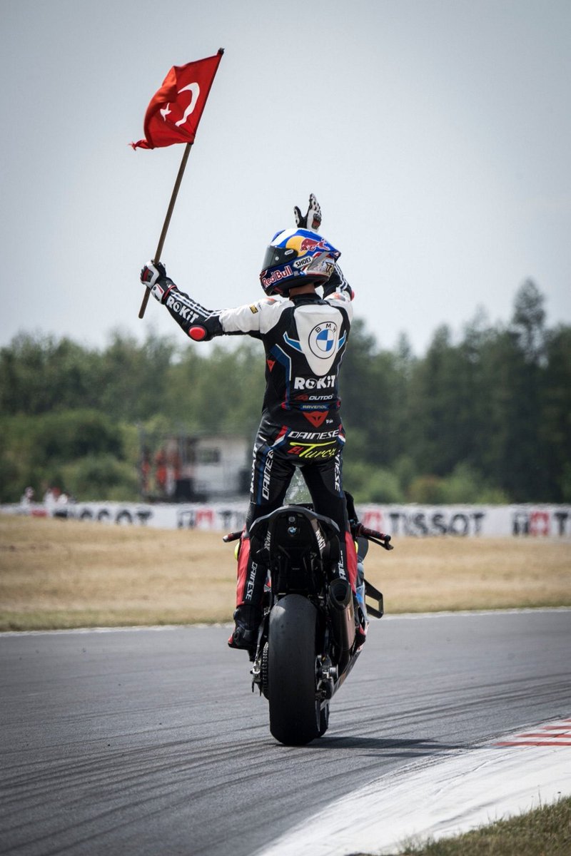 🇹🇷 Milli motosikletçimiz Toprak Razgatlıoğlu, 2026 MotoGP'de yarışacak ilk Türk olacak.