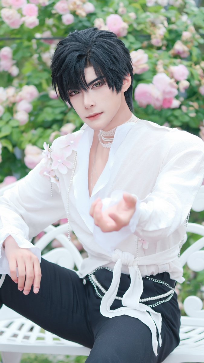 cosplay｜4k タップ推奨

　　恋と深空　レイ
　💐囲い込む香り💐
「私の好きな目には、私だけを映したい」
#LoveandDeepspace #Zayne #黎深