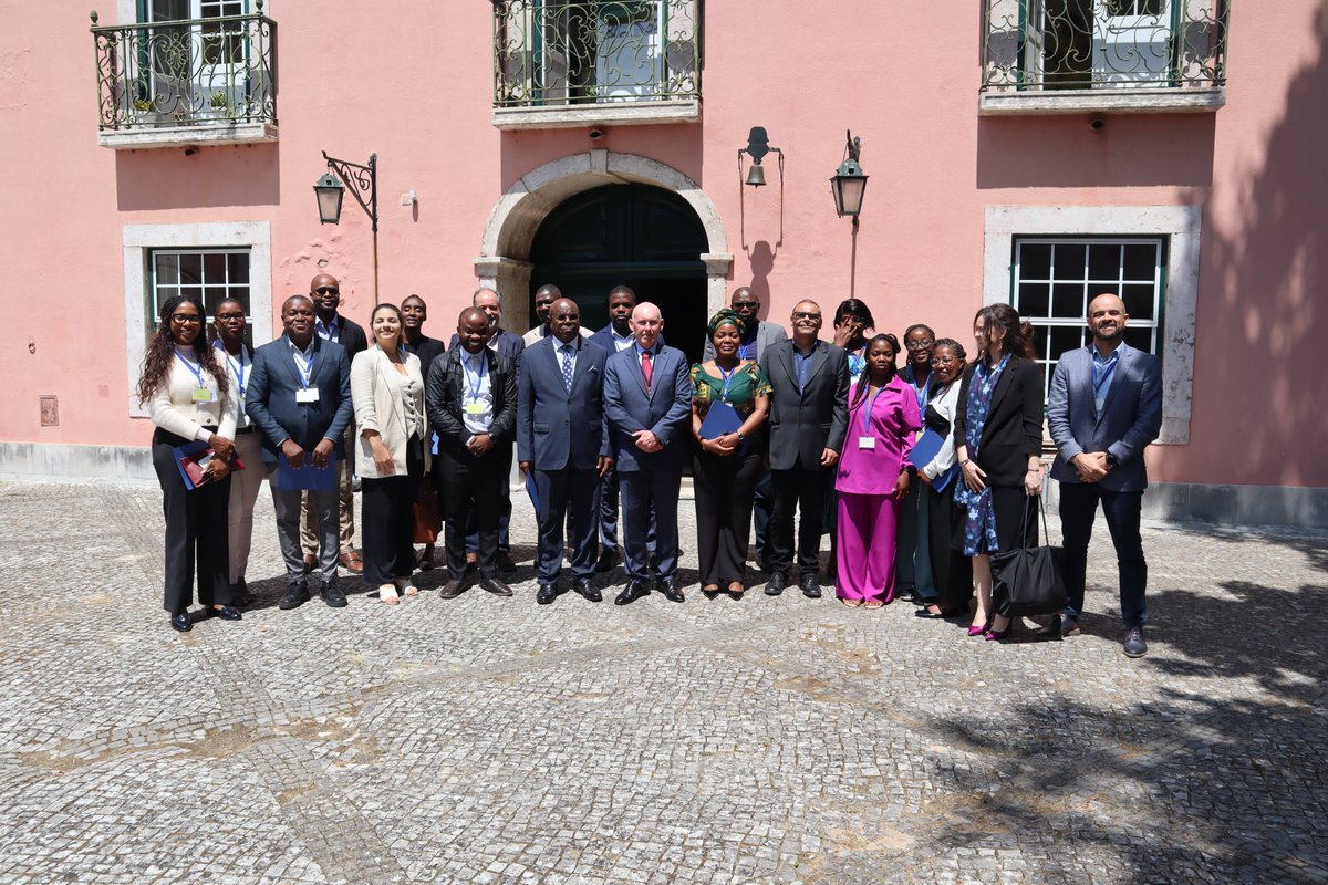 Manuela Carneiro tweet media