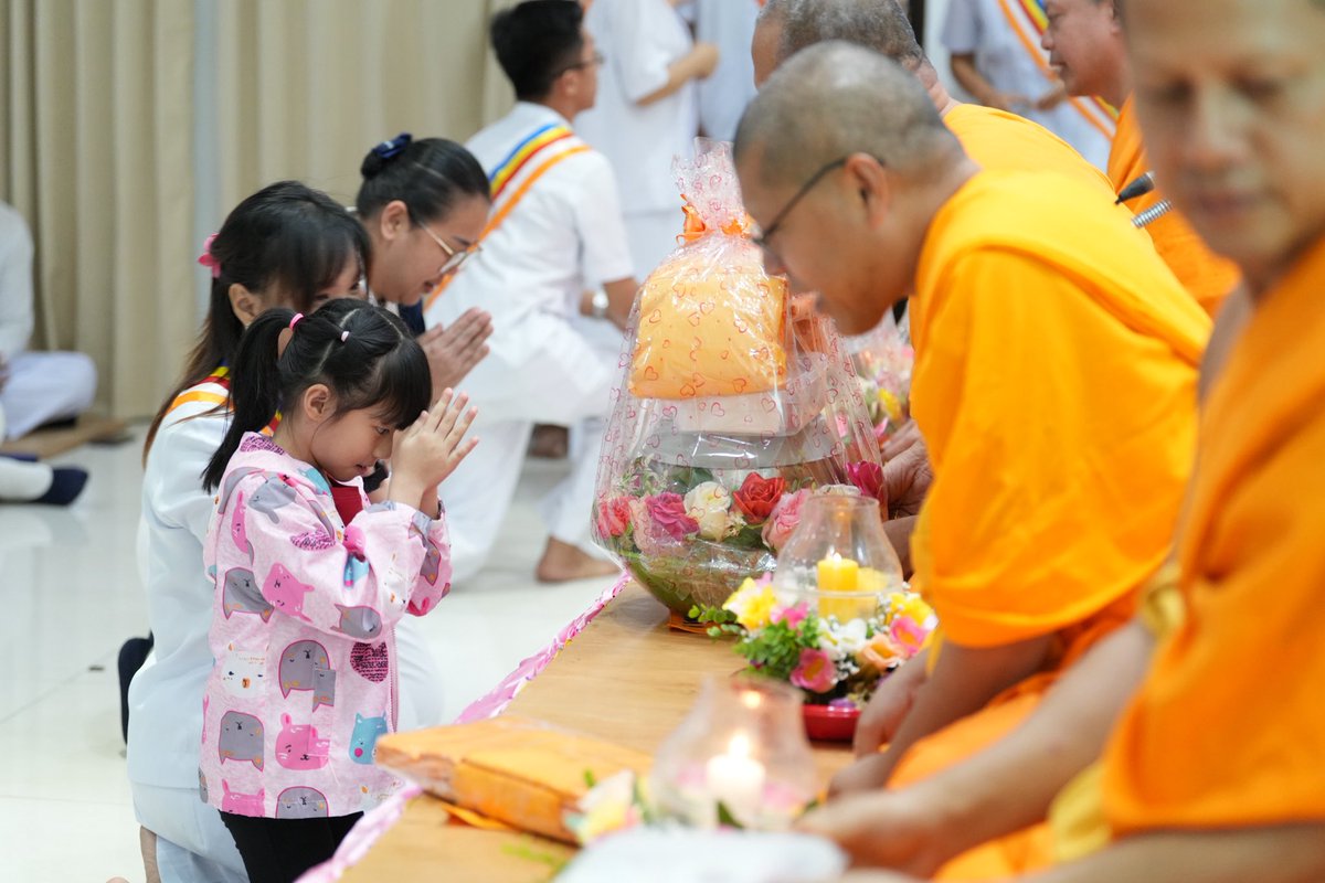 Psanitwong's tweet photo. วิสาขบูชา บนเกาะสุมาตรา ถวายเป็นพระราชกุศล แด่ “สมเด็จพระนางเจ้าสุทิดา พระบรมราชินี”
เจาะเกราะนิวส์ 2 ปทุมธานี ชุมชนพุทธเกาะสุมาตราร่วมใจสืบทอดพุทธศาสนาในต่างแดนด้วยความสามัคคี https://t.co/91p8RHE82e
#วัดพุทธสุมาตราเหนือ
#MBMI #IMEC https://t.co/qjlO8zaStj