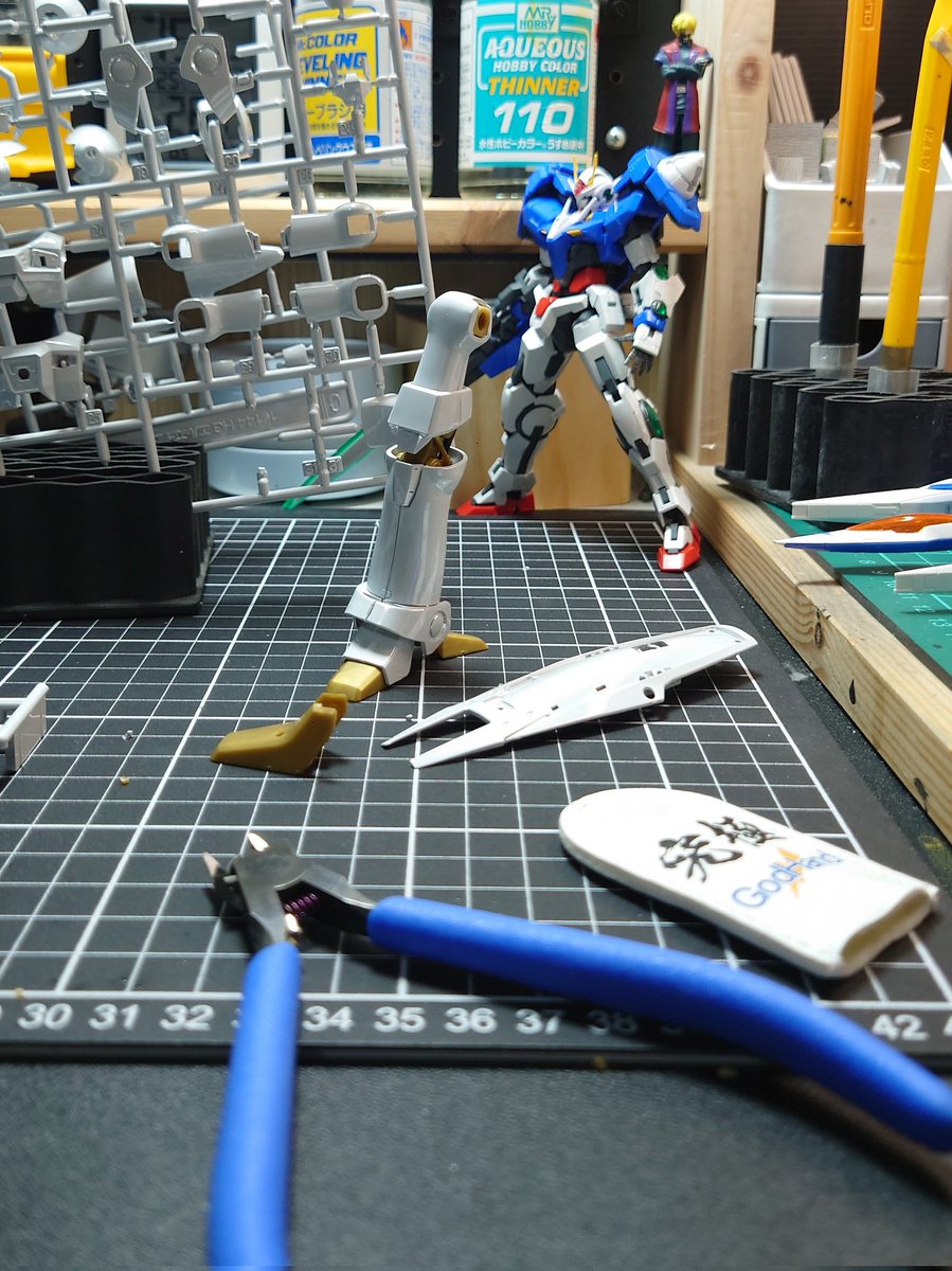 GrahamFlag's tweet photo. 増え過ぎた積みプラを崩すべく、エルガイム（スペシャルコーティング）を作り始めました😁
久しぶりの制作と、スペシャルコーティングという事でアルティメットニッパーで優しく切りながらパテ組で楽しんで行こうと思います！ https://t.co/ph4q11EzSh
