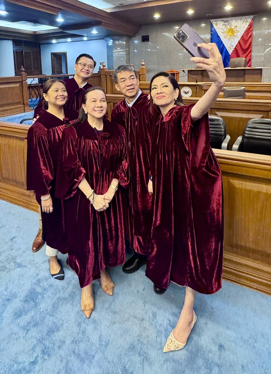 TINGNAN: Limang Senator Judges na tumutol sa mosyon na ibalik sa kamara ang Articles of Impeachment laban kay Vice Pres. Sara Duterte. 

Courtesy: Office Of Senator Risa Hontiveros