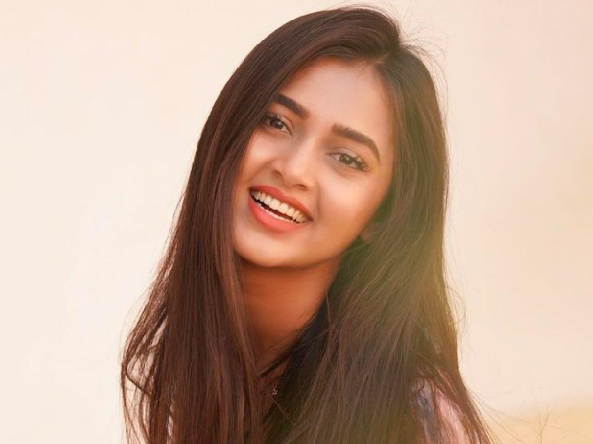 Happy Birthday Teju <a href="/itsmetejasswi/">Tejasswi Prakash</a> 
Hope all your birthday wishes come true. Wishing you success and happiness in your future 🥳😍💕

 #HBDTejasswi #TejasswiPrakash #TejRan