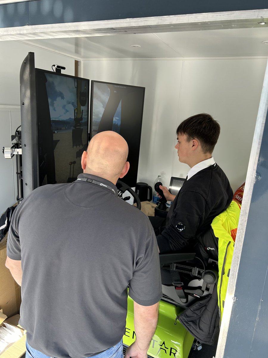 Mr Rennie-Evans tweet media