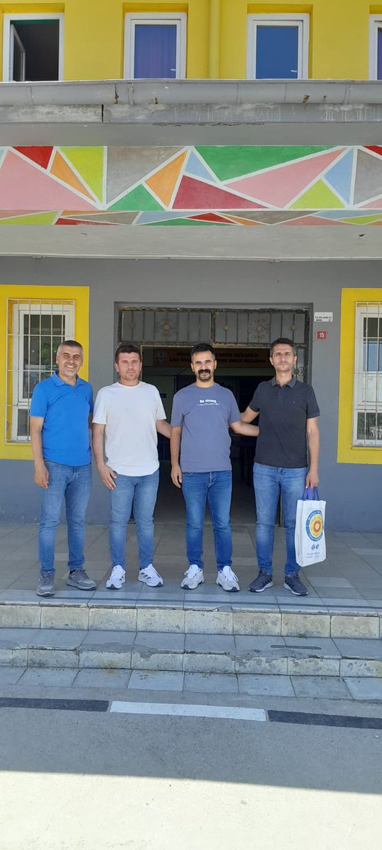 egitimsenbatman's tweet photo. Di çarçoveya serdanên dibistanan de, me serdana Navçeya #Hezo’yê
✅ Dibistana seretayî ya Gûndê Reşika
✅ Dibistana navîn a Gûndê #Reşika
✅ Baxçeyê Zarokan ê Gûndê Reşika
✅ Dibistana seretayî ya Gûndê Kanîkê
✅ Dibistana navîn a Gûndê #Kanîkê
✅ Dibistana seretayî ya Gûndê #Hiskûtê
✅ Dibistana navîn a Gûndê Hiskûtê
✅ Dibistana seretayî ya Gûndê #Melkîşan
✅ Dibistana navîn a Gûndê Melkîşan kir.
📌Pêvajoya Desthilatdarî û TÎS’ê
📌Edalet di bacê de
📌Nîşandana dravdanên alî li ser mûçeya bingehîn, Meaşê teqawidbûnê ji bo jiyaneke mirovî,
📌Meaşê wekhev ji bo pirsgirêkên karê wekhev û daxwazên me
📌Me li ser dibistanên projeyê û binpêkirinên mafên dawî nêrîn parve kirin
Okul ziyaretleri kapsamında
Kozluk ilçemizde:
✅Çarıklı ilkokulu
✅Çarıklı ortaokulu
✅Çarıklı Anaokulu
✅Samanyolu ilkokulu
✅Samanyolu ortaokulu
✅Ahmet Bozyiğit ilkokulu
✅Ahmet Bozyiğit ortaokulu
✅Kavakdibi ilkokulu
✅Kavakdibi ortaokulu’nu ziyaret ettik.
📌Yetki ve TİS süreci
📌Vergide Adalet
📌Yan Ödemelerin Taban Aylığa Yansıması, İnsanca Yaşayacak Emeklilik Ücreti,
📌Eşit İşe Eşit ücret konu ve taleplerimiz
📌Proje okulları ve Son dönemde yaşanan hak ihlalleri ile ilgili görüş alışverişinde bulunduk
YAŞASIN EĞİTİM SEN ✌️
@KESK1995 @egitimsen @batmangenelis @SESBATMAN @batmanburada @Batman_Barosu @batmanihd @batmantabip @emekvedemokras @BatmanOlay @BatmanSonsoz @BATMANCAGDAS @batmanmedyacom @batmanburadagzt @Batmanteksif @sendika_org @SenTumbel @MAturkce @Makurdi4 @batmanyenisahne @yeniyasamgazete @rojnamexwebun @KomaBatmane @KomeleyaAri @kombircabelek @Komeleya_Kurdi @bbzimanekurdi @kurd_research @ankahabera @KemalIrmak_ @zulkufgunesh @izzet_ildes @yardimsimge @EvrimGulez91901 @rgurbuz38 @oztolu