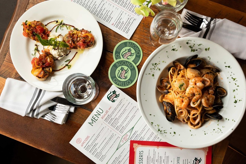 hoodzpahdesign's tweet photo. Il Gatto is a delicious, cozy, modern trattoria from the 1923 Restaurant Group. We created a charming yet authentic brand identity system that would attract foodies and families alike. 

More here: https://t.co/h0mjErw6Ze https://t.co/6iYMMUKIAZ