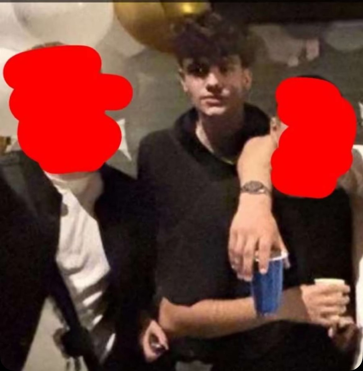 🚨🇫🇷 ALERTE - Abus sexuels sur une mineure lors d'une soirée.

7 signalements d'affilée pour un inconnu, c'est encore du jamais vu. Ce garçon du nom de Matis Vasseur, habitant à Bousbecque (59), a abusé d'une jeune fille alcoolisée lors d'une soirée entre amis. Il en a profité