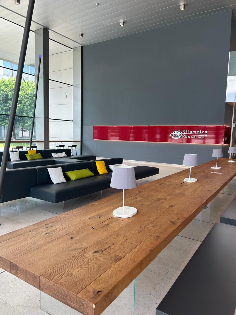 📍Si chiude una giornata immersi nell’innovazione italiana.
Grazie a tutti i protagonisti per averci accompagnato tra idee, imprese e tecnologie d’eccellenza. 🔝🇮🇹
#ComitatoLeonardo #KilometroRosso <a href="/BremboBrakes/">Brembo</a>  #MadeinItaly