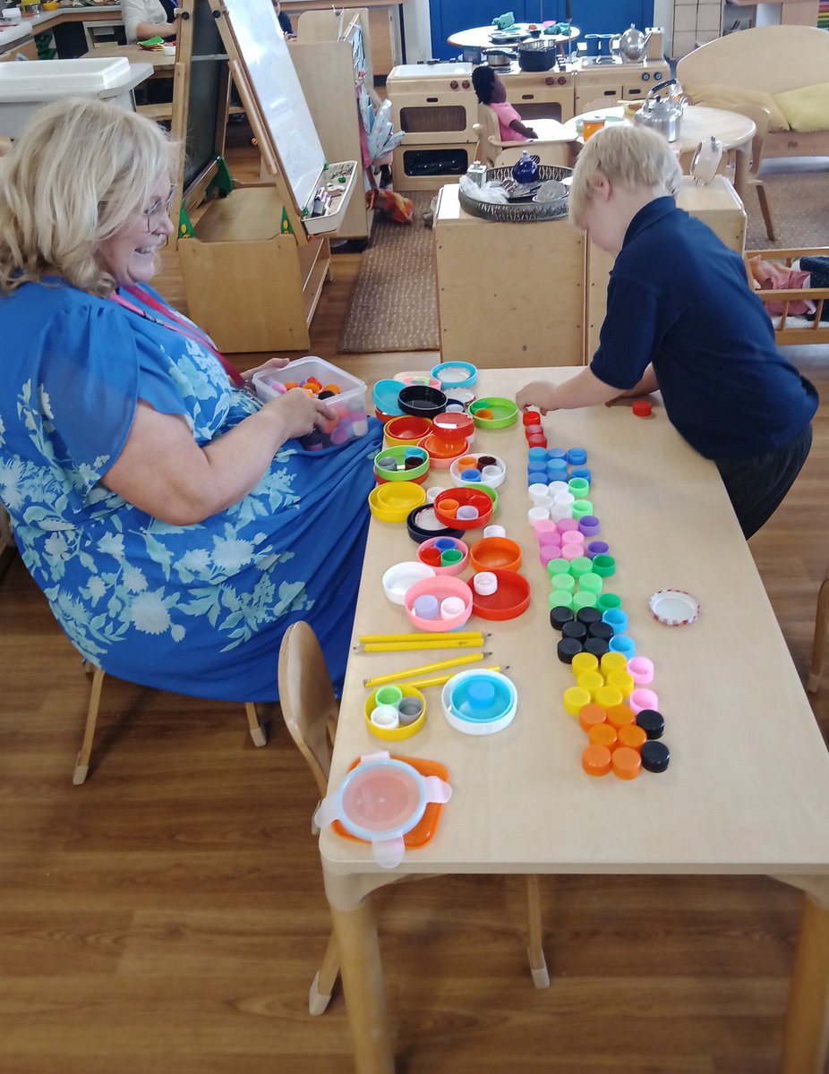 Mrs Davies tweet media