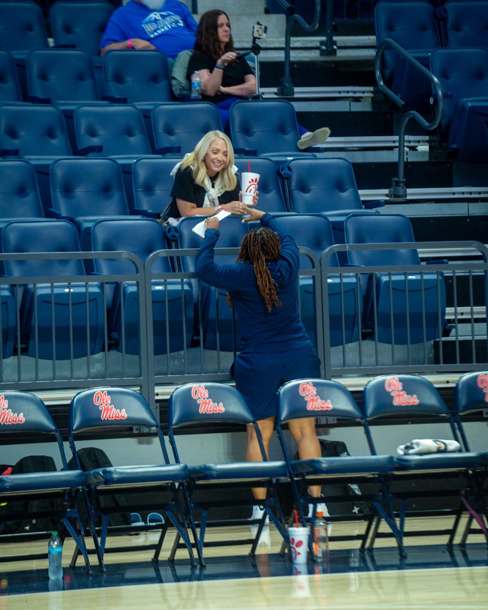 MegMoore0's tweet image. fun day with my team at @OleMissWBB team camp! whole team went 6-0!  @YolettMcCuin #AGTG