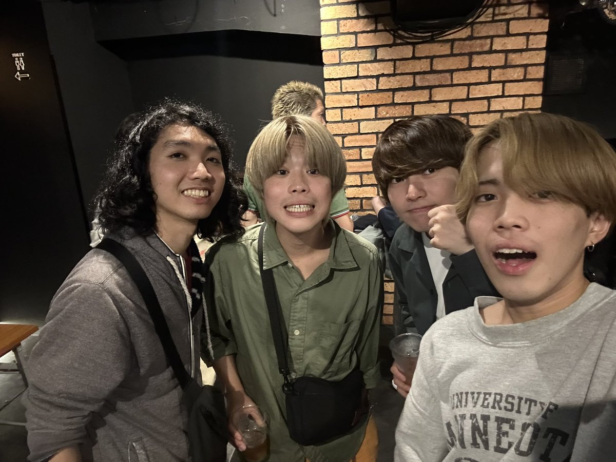 エイジ (@age_band_tokyo) on Twitter photo 2025/6/10 📍<a href="/kichijoji_pk/">吉祥寺Planet K</a>
1.ハルカ
2.ライブハウス
3.ミレニアムトリッパーズ
4.ヘヘイヘイ
5.明日晴れたら
本日も最高の対バンの皆様に囲まれて
明るく楽しくでした!!
次回ライブは6/16!
#エイジ 2025/6/10 📍<a href="/kichijoji_pk/">吉祥寺Planet K</a>
1.ハルカ
2.ライブハウス
3.ミレニアムトリッパーズ
4.ヘヘイヘイ
5.明日晴れたら
本日も最高の対バンの皆様に囲まれて
明るく楽しくでした!!
次回ライブは6/16!
#エイジ