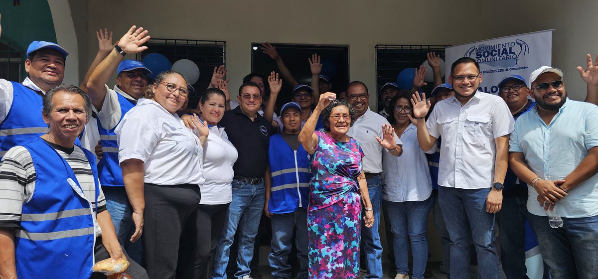 ComunitariosES's tweet photo. ✅ La fuerza de la solidaridad nos permite cumplir nuestra misión: apoyar a las comunidades más vulnerables de El Salvador. 🇸🇻
Gracias por ser parte del cambio desde 2010. ¡Sigamos avanzando juntos!
#MovimientoComunitario #Desde2010 #PromoviendoSoluciones #ComunitariosES https://t.co/x79flPE6cw