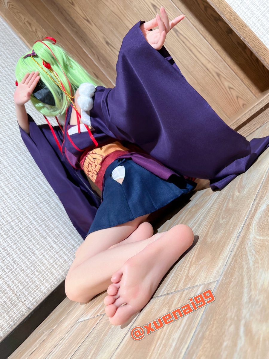 狗修金看到了吗😠~~
丛雨这把刀就是用来砍断柚子厨牛子的😆~~
柚子厨真的好恶心啊😟！足控也是😟！
ps:女主@nnj520

@ToBulma
@ToBulaer
@KawasawaSen
@BulmaList
#千恋万花  #丛雨 #cosplay #足交 https://t.co/61cbuM20FM