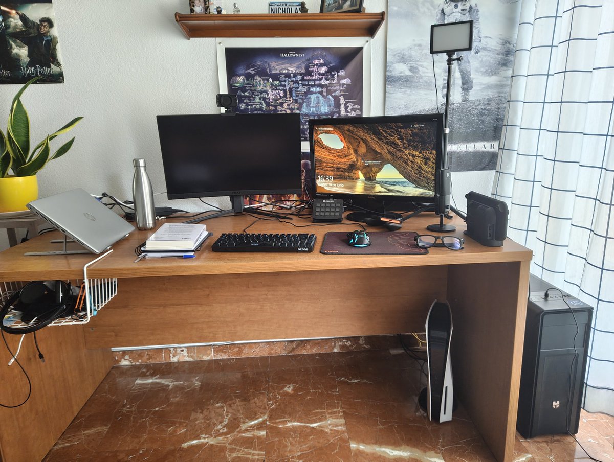 nicklodel's tweet photo. @Peereira7 @lgespana Parece que está bien pero necesita un upgrade urgente, una gtx ya no tira, el monitor que va por D-Sub... https://t.co/WScReEuMd3