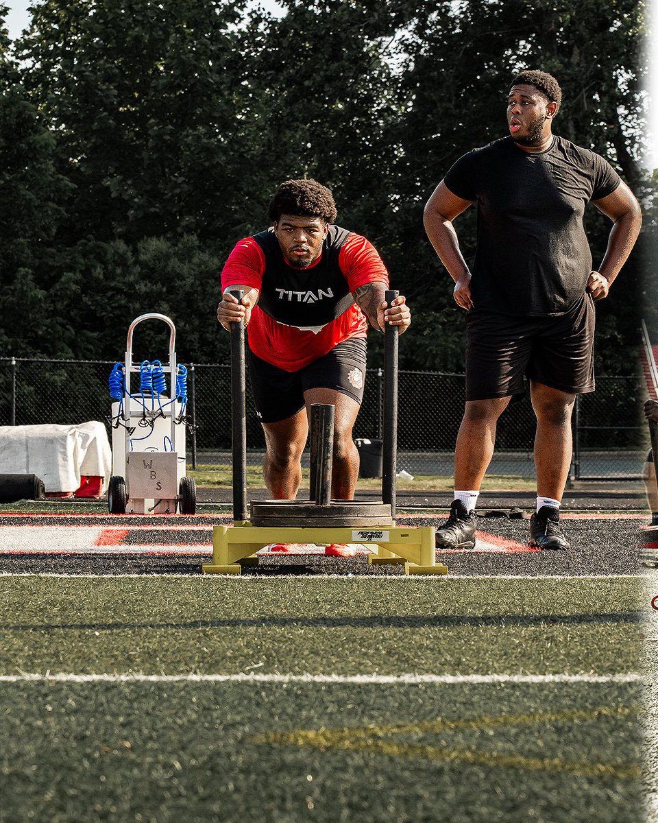 GWUFootball's tweet image. 𝟏%

#EDGE | #SkoDawgs