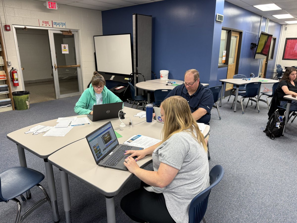 Camp Canva PD today!! <a href="/BaySchoolsOH/">Bay Village Schools</a> <a href="/canva/">Canva</a>