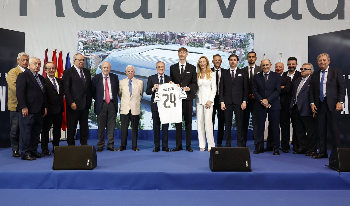 DHuijsen's tweet photo. ¡HALA MADRID! 🤍 @realmadrid https://t.co/XkgRRyuyJV