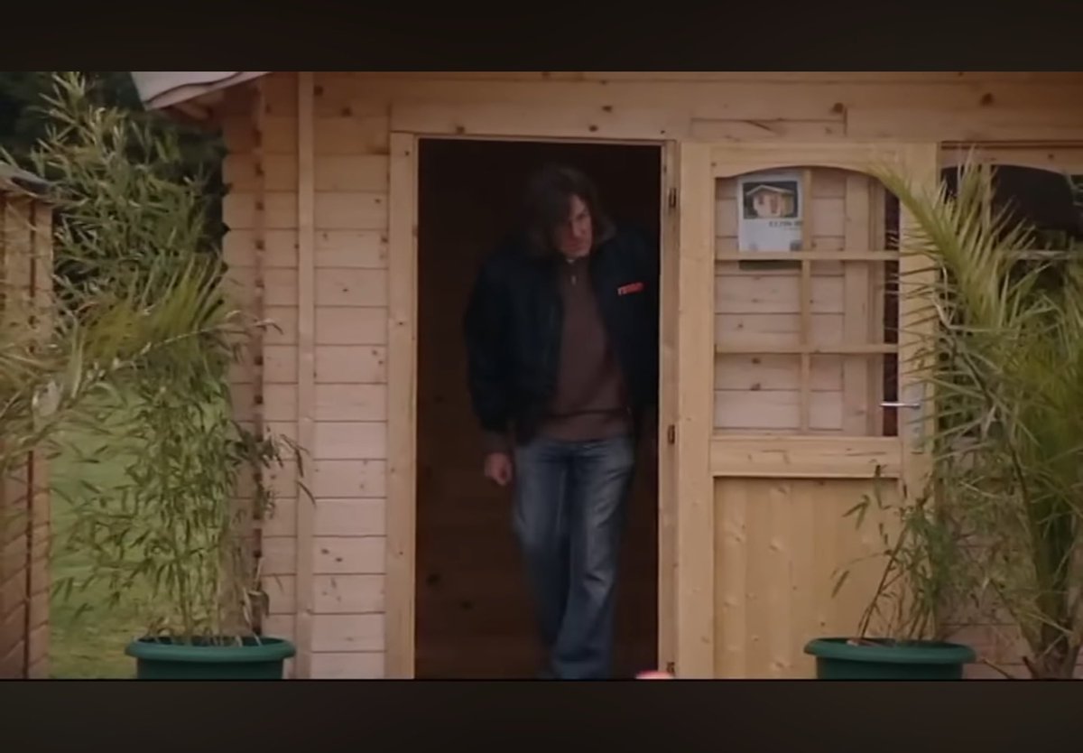 It seemed to mostly be full of sheds, and what kind of nerd would find those interesting?

Wow!

#TopGear