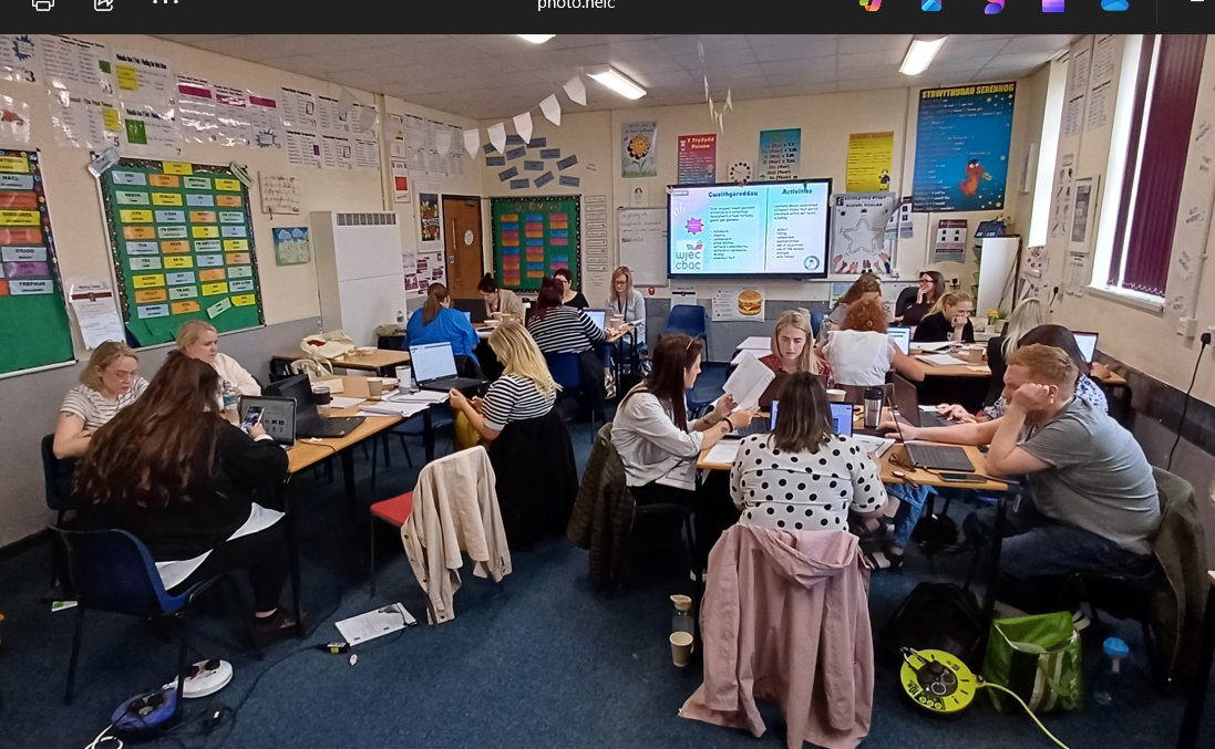 CSC_LLC (@csc_langlitcomm) on Twitter photo GCSE Core Welsh Network Meeting🙌
Welsh teachers from English-medium secondary schools across the region were very busy today collaborating to create and share resources for the new qualifications. Da iawn bawb!
#Uned4 #CymraegCraidd
<a href="/CSCJES/">Central South Consortium</a> GCSE Core Welsh Network Meeting🙌
Welsh teachers from English-medium secondary schools across the region were very busy today collaborating to create and share resources for the new qualifications. Da iawn bawb!
#Uned4 #CymraegCraidd
<a href="/CSCJES/">Central South Consortium</a>