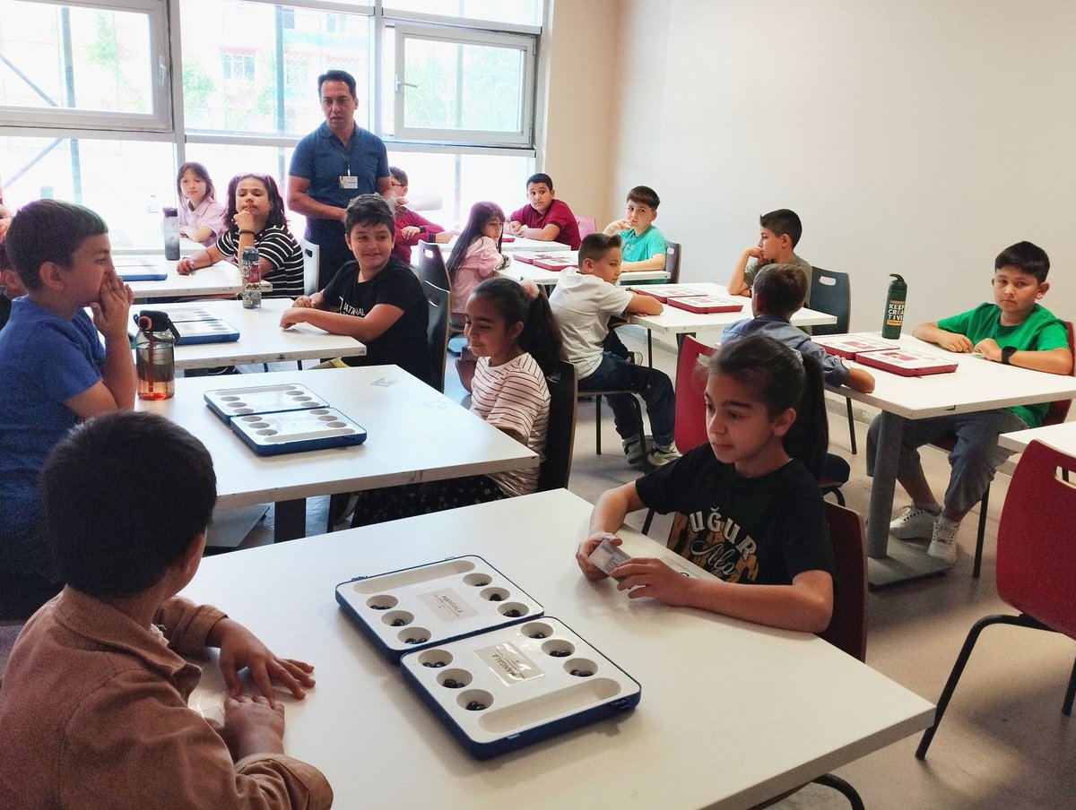 🏆İlkokullar ve Ortaokullar arası Akıl ve Zeka Oyunları Turnuvası kapsamında Sandıklı Gençlik Merkezimizde Mangala ve Satranç Turnuvaları gerçekleştirildi. ♟️🧩

Turnuvalara katılan gençlerimizi tebrik ederiz.👏🏻

#gsbgençlikmerkezleri #akılvezekaoyunlarıturnuvası