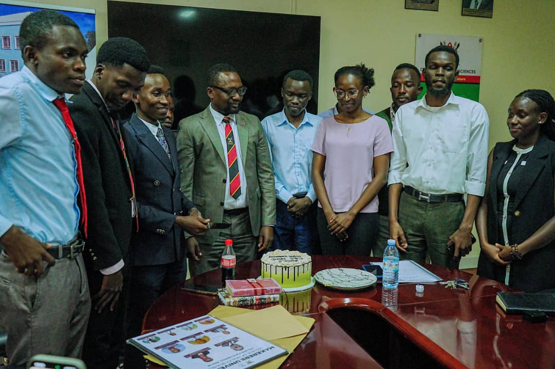 Makerere University College of Health Sciences (@makererechs) on Twitter photo The #Principal <a href="/MakerereCHS/">Makerere University College of Health Sciences</a> <a href="/brucekirenga/">Bruce Kirenga</a> recently met student leaders and witnessed a change of guard. He noted that students are key stakeholders in any educational institution and pledged to support them. The #Principal <a href="/MakerereCHS/">Makerere University College of Health Sciences</a> <a href="/brucekirenga/">Bruce Kirenga</a> recently met student leaders and witnessed a change of guard. He noted that students are key stakeholders in any educational institution and pledged to support them.