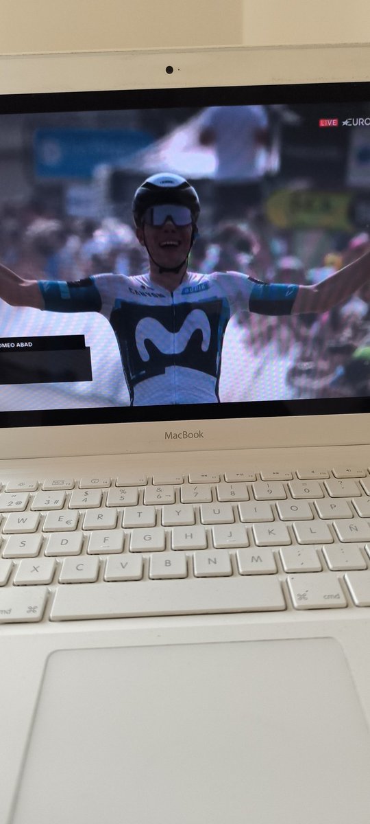 bttkoala's tweet photo. Grandeeeee ,etapa y líder. Enhorabuena chavallll @ivanromeo_03 @Movistar_Team #Dauphiné https://t.co/SDRVvKrukz