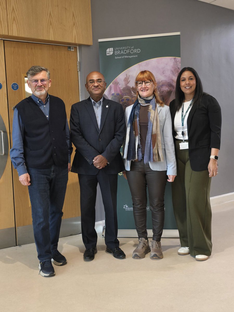 Akademisyenlerimiz sunumları ile dünyanın dört bir yanından Bradford’u ziyaret eden uluslararası öğrencilerle bilgi ve tecrübelerini paylaşmışlardır.
University of Bradford yönetimi ile akademik ve idari kadrolarına bu başarılı program için en içten teşekkürlerimizi sunarız.