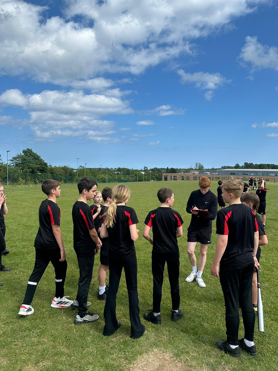 DCHS Intra Softball Event ⚾️🥎 Thank you to Liam for running the event as part of his sports leadership qualification. Well done to all that joined in! 🏆 #TeamDCHS