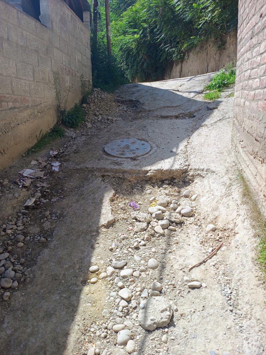acc_tcs's tweet image. Today, TCS repaired the vital link road between Badam Colony and Ustad Mohallah.
This road, used daily by students, riders, and grazing animals, had been in terrible condition for a long time.

Despite repeated complaints, the administration failed to act — so we did.
#Budgam