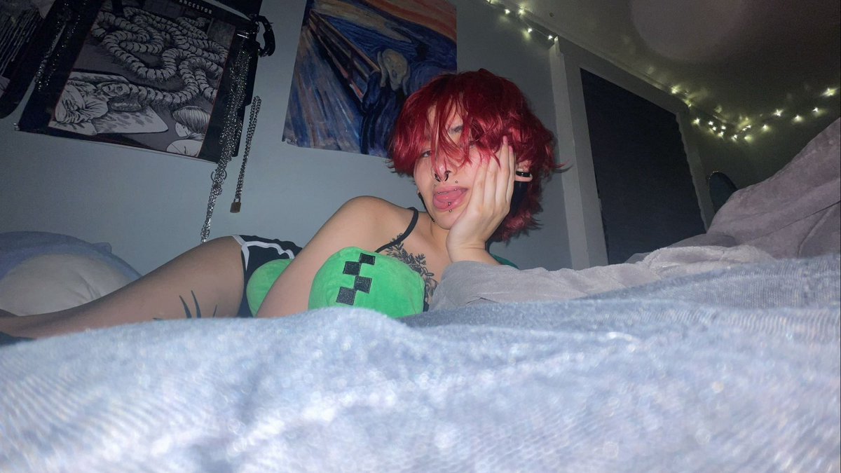 littlestfang's tweet photo. Slumber party!? https://t.co/Z3VLDz65KI